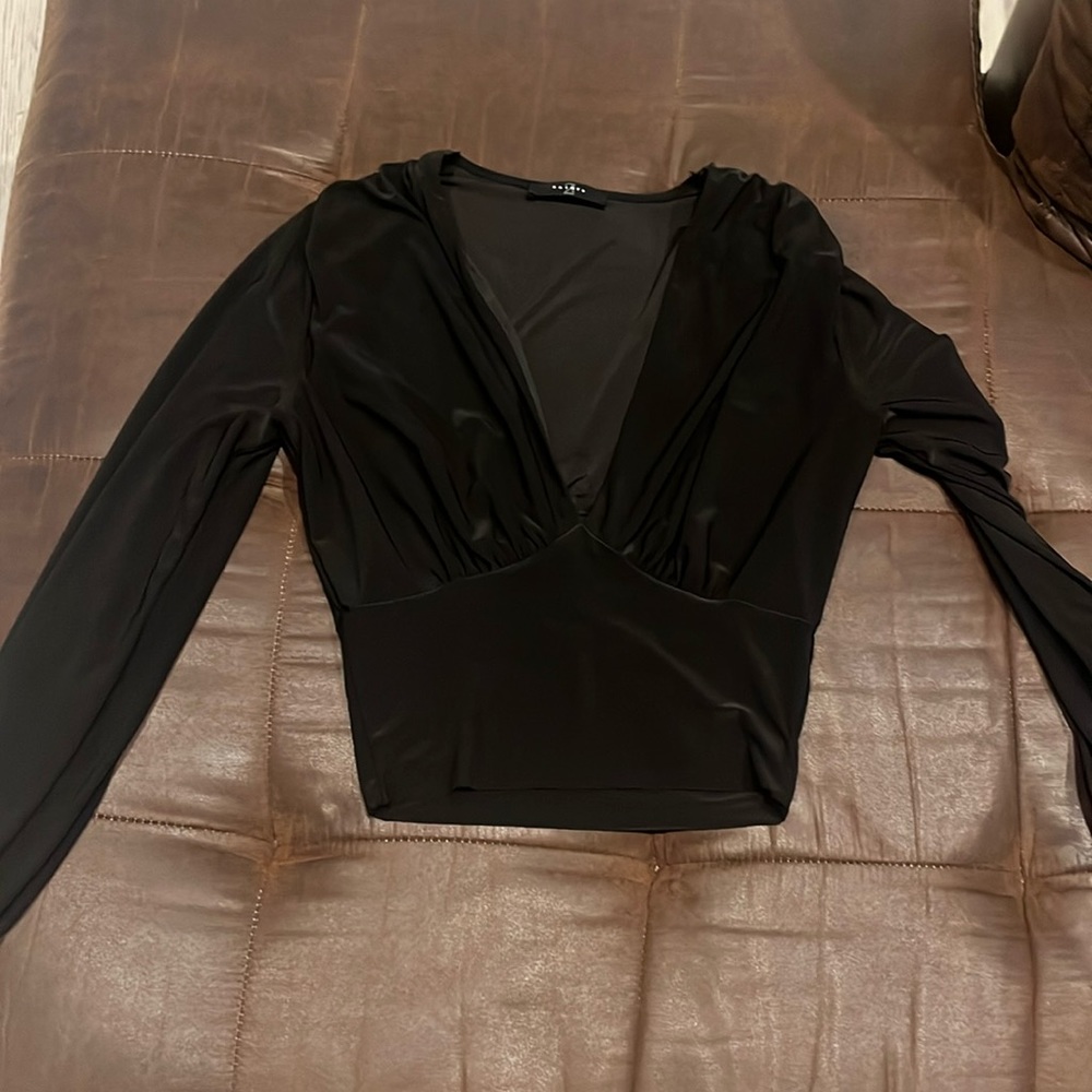 Women’s cropped dress shirt